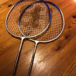 2 badminton racket
Pro baseline series
High tempered steel shaft
New with bag