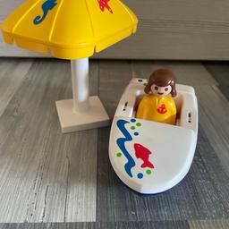 Biete hier ein Kinder Playmobil Boot an mit Fahrer/in und Sonnenschirm.

Versand gegen Aufpreis möglich.