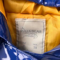 Shiny blue pull and bear raincoat with yellow lining inside. Flawless except one pocket that needs to be fixed at the top with 5-6 stitches.