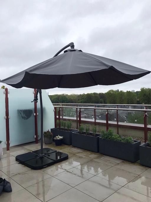 Buy & Sell East London Leyton - E15 - Photos for Rotational Cantilever Parasol 3m (with base)