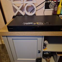sony ubp-x800m2 4k UHD player it's also multiregion for blueray and dvd playback so plays all regions of 4k blueray normal blueray and dvd the player is in immaculate condition hardly used to be honest pick up Elland too heavy to post sorry