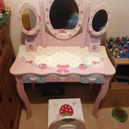 Beautiful girls wooden dressing table with drawers and chair. In good condition, barely marked. Some marks inside one pot please see photo. Top of chair has a chip to the paint. Has had lots of play and well loved but changing to a full size bed means we don't have the room for this anymore. Pots velcro to the table. Currently for sale at The Range for £78.95. All Beautiful and clean from a smoke free home.
Collection only please DY6 8SE kingswinford