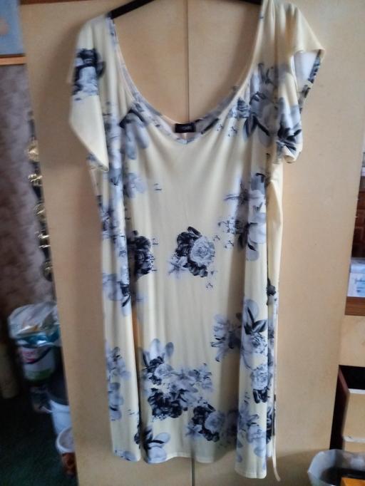 Buy & Sell Bedfordshire Bedford - Photos for floral ladies dress