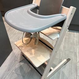 STOKKE TRIPP TRAPP baby chair
With accessories / very good condition
Complete with - TRAY
 BABY SET
 HARNESS
 EXT-GLIDER FEET
RRP- £375