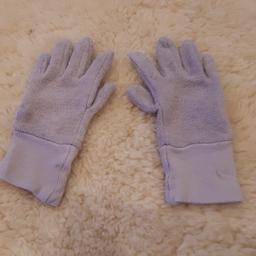 Ich verkaufe dieses Handschuhe von Sterntaler in der Farbe lila. 

Versand gegen Aufpreis möglich.

Privatverkauf, keine Garantie, keine Rücknahme.