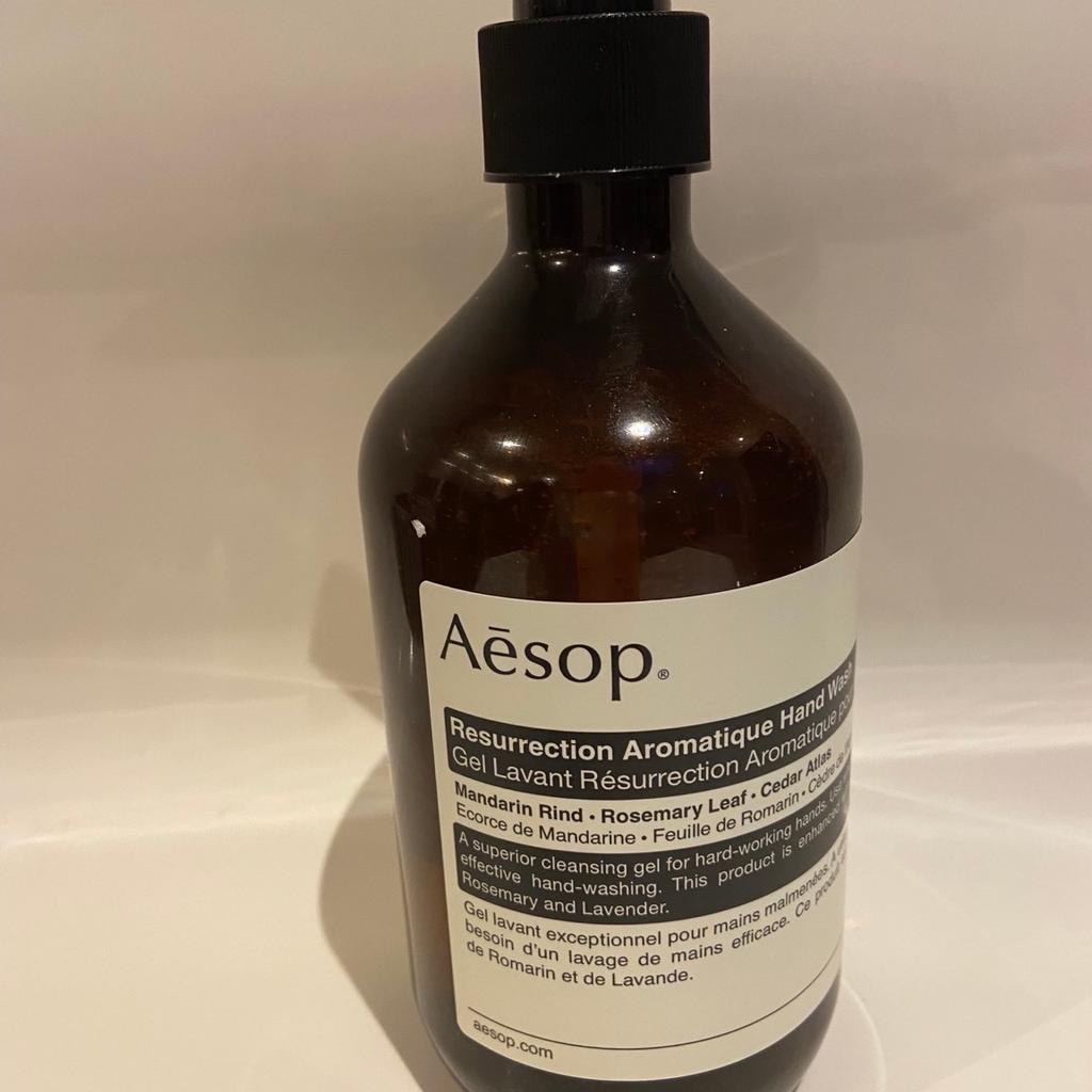 Aesop carefully creates everyday essentials that tackle a plethora of common beauty concerns. Offering luxury formulas with the highest efficacy, its covetable collections boost nourishment and hydration in all aspects of your daily routine