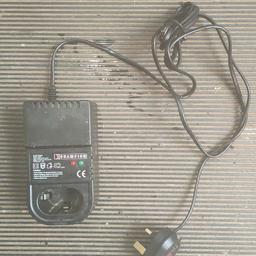 Champion Jigsaw CCJ18 Charger & Battery Only