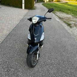Verkaufe gebrauchten Piaggio Fly 50 Roller.

Bei Interesse kann das Moped mit gültigem Pickerl erworben werden, Überprüfung wurde diese Woche gemacht.

Preis mit neuem Pickerl = 950€

Nur ernsthafte Anfragen, alles andere wird ignoriert!