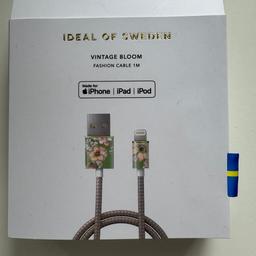 Ideal of Sweden Fashion Cable für Iphone, ipad oder Ipod. Vintage Bloom. 1m lang. Unbenutzt, lediglich Verpackung aufgemacht.

Versand 2,75 Euro.