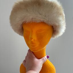 Gorgeous New butter soft sheepskin ladies hat
So warm & stylish
One size
Sensible offers welcome