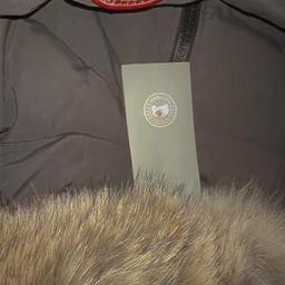 Canada goose 
Size M 
Grey 
Brand new 
Need gone asap