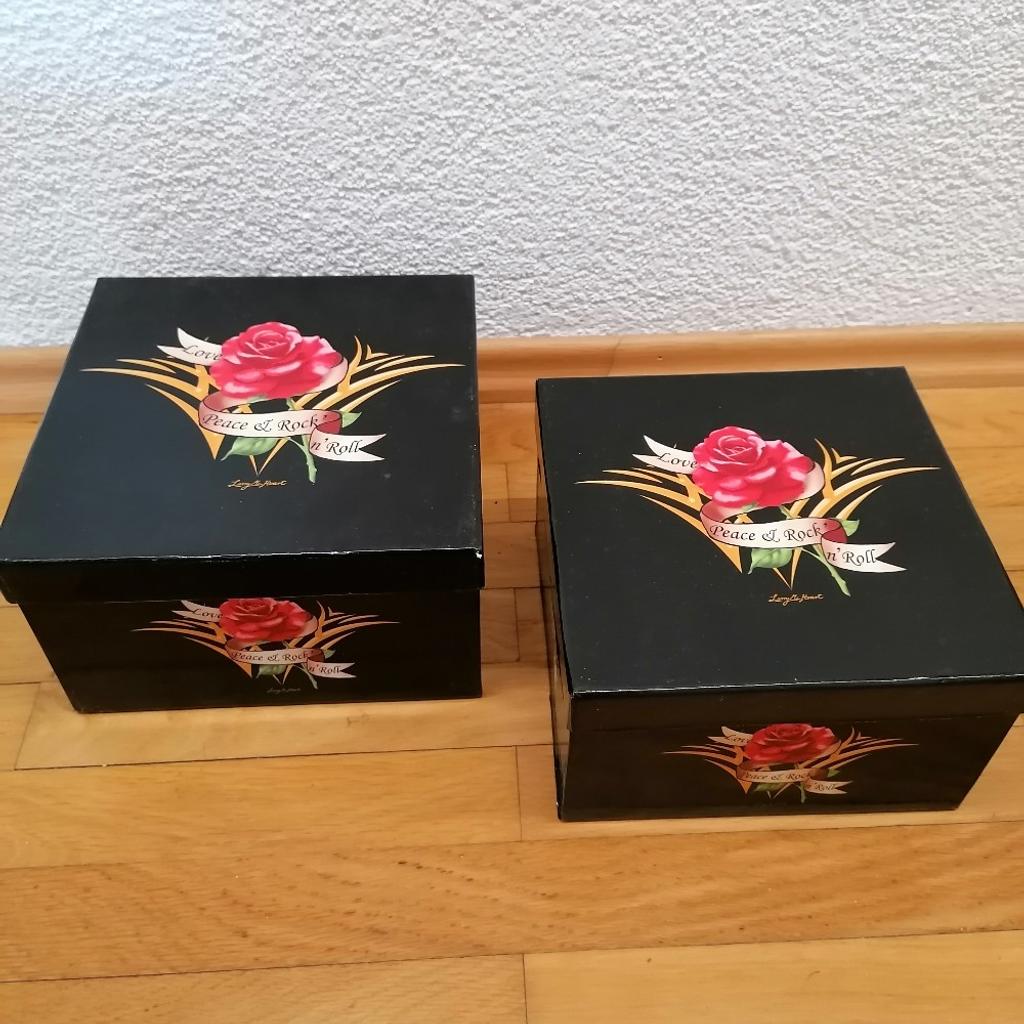 Geschenksbox /Aufbewahrung
Mit schönem Rosenmotiv
20 x 20 x 11.5 cm
19 x 19 x 11.5 cm