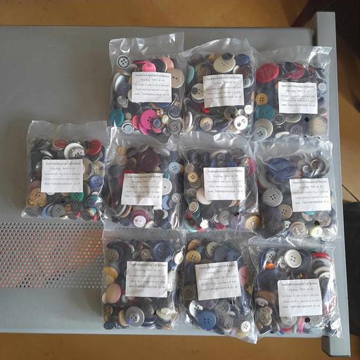 further learning Greater Manchester Manchester - Photos for 1kg Mixed Craft Buttons