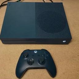 BOTH COME IN BOXES
Xbox one s, 500gb, 1 controller, halo 5 guardians and Minecraft 
32” Toshiba tv with back button to: turn on, change volume or change source/HDMI.