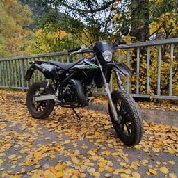 Verkaufe Moped in einem guten Zustand. 
BJ. 2018           6150 Km         3PS
Pickel und Sevice gerade gemacht .