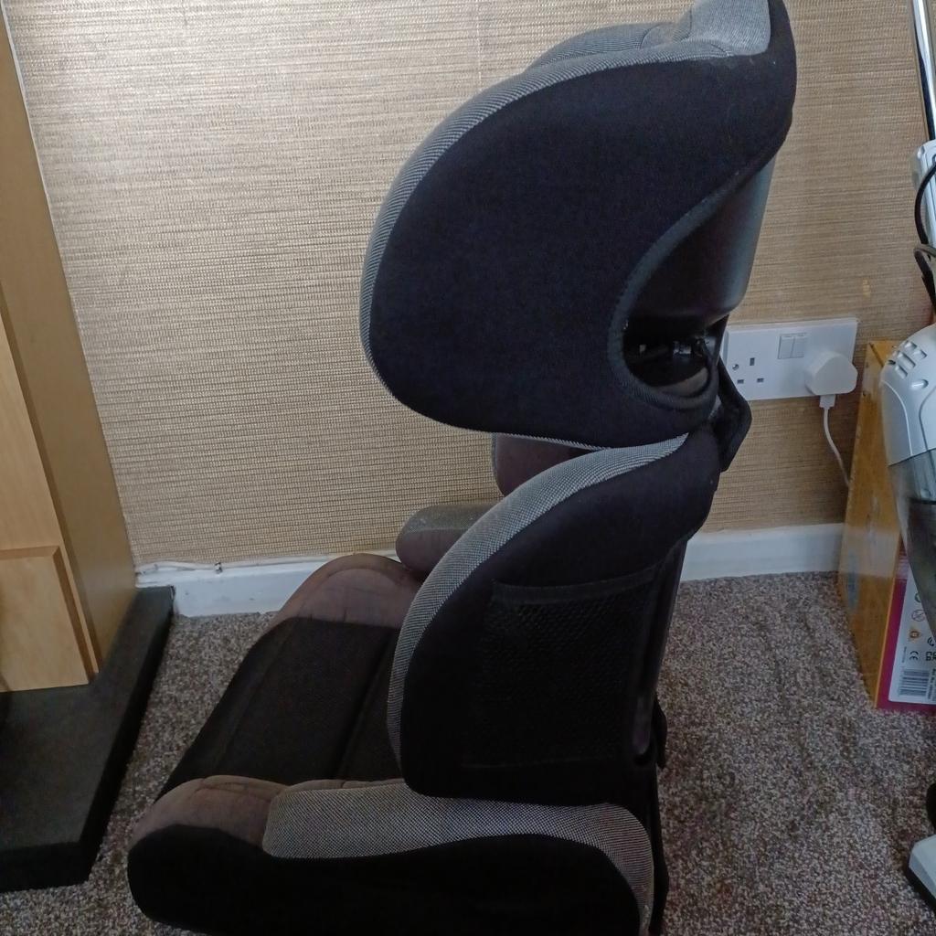 Harmony car seat. some pulls on fabric but still in good condition. collect from Tipton DY4 area