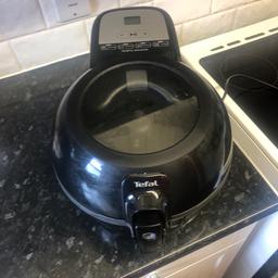 Tefal actifry advance, very good condition, I have only used it for a couple times. I’m selling it because I won new air fryer so don’t need this one.