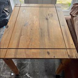 4 chairs 
No stains
Dining table dismantled 
Bolts and screws intact 
Depth 90cm
Width 140cm
Height 78cm

Delivery is free.