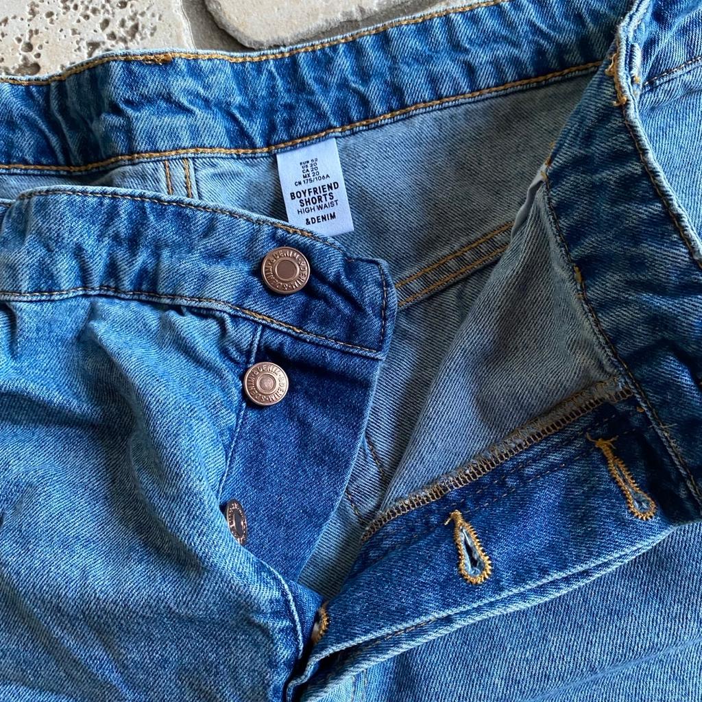 Neue Jeansshorts in 52 fällt kleiner aus
Keine Garantie oder Rücknahme