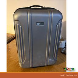 Cabin Suitcase Luggage Dunlop 2 Wheels 54cm Height

Size Approx:

54cm Including Wheel
38cm Width
23cm Depth

2 Wheels

All In Working Order Some Scratches

Collection Possible South London SW16 Norbury Or West Croydon CR0