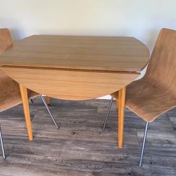 A vintage retro drop leaf table with 2 chairs.
All items in good condition, the table has two drop leaf’s making it an ideal space saving option for limited space.
Dimensions table H x 30.5” W x 42.5” D closed x 25” D fully open x 43”
Collection from smoke and pet free home.