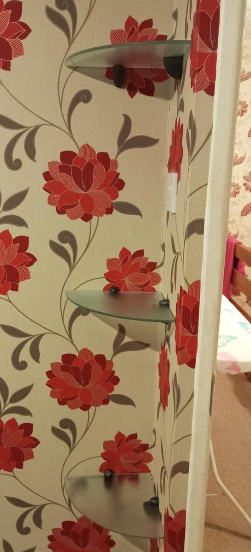 Buy & Sell West Midlands Walsall - Photos for Glass corner shelves