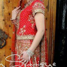 Beutiful silk red fishtail diamonte lehenga size 12/14 worn for 4 hours for a fashion shoot it's gorgeous, but I don't have no use for it now

Purchase price was£1000

Selling for only £150