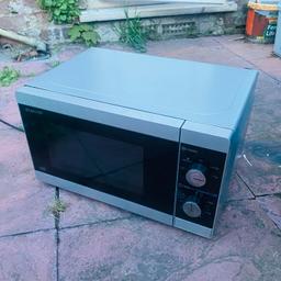 CLEARANCE SALE! This SHARP MICROWAVE Is In GOOD CONDITION.
This Is A BARGEN!
It Could be Delivered At A Sensible Distance From Croydon CR0. For A FAIR FEE + It could Also Be Delivered Much Faster & Safer Than Fast Track!
This Is A BARGAIN!
ANY OFFERS ON THIS ARE MOST WELCOME.