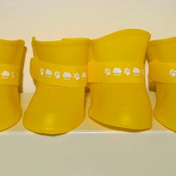Dog - Wellington Boots - Yellow / New - No Packaging ( Rrp £12 )
Wider At Top ( To Fit Most Legs ) Secure / Close With Velcro Strap - Length ↔️ 5.7cm
Width ↕️ 4.7cm        Height ⬆️ 7cm
Diameter@Top/Undone ↔️9cm
Length Of Velcro ➡️19cm 🐾
Collection Leatherhead - Or Can Post . 
On Other Sites . 
Grab Yourself A Bargain ! 
£7.99