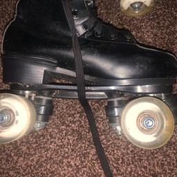 Vintage roller skates, good condition size 5