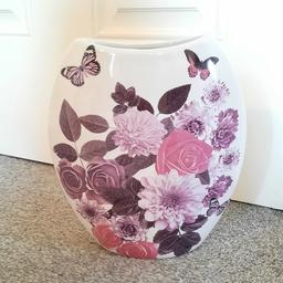 Large vase (never used). Only used as an ornament. 27x26cm. Collection only.