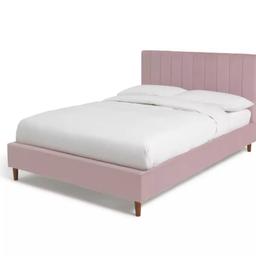 🔹️Habitat Pandora Small Double Velvet Bed Frame-Pink

🔹️Ex display, flat packed 

🔹️Size W129, L206, H100cm

🔹️11.5cm clearance between floor and underside of bed.

🔹️Mattress not included