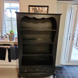 96cm wide by 170cm tall by 33cm deep.

Very good condition unit could be used in dining area or living room or even in the home office . open shelving mainly but large storage drawer at bottom. Chic appearance.
