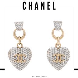 CHANEL Crystal Heart CC Drop Clip On Ohrringe VIP Gift

⚜ Maße: Breite: 1,9 cm • Höhe: 4,4 cm
⚜ Farbe: Silber, Gold
⚜ Gestempelt
⚜ Inkl. Originalverpackung

#chanel
#ohrringe
#earrings