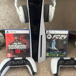 Ps5 gaming bundle perfect for a gift or if you want to start gaming this comes with everything you need and is all in great condition 

2 PS5 Controllers
Turtle Beach Stealth headset
Modern warfare 3 sealed
FIFA 24 sealed
UFC 5