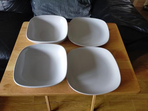 Buy & Sell West Midlands Sandwell - Photos for A Set of two white dishes two small side plat