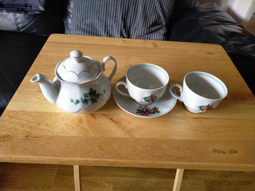 Buy & Sell West Midlands Sandwell - Photos for Small tea pot two small cups one saucer