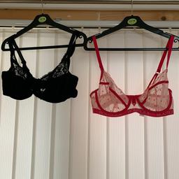 Brand new marks and Spencer’s bras
1 pink
1 black
Both brand new with tags 🏷️ 
36c
Purchased wrong size