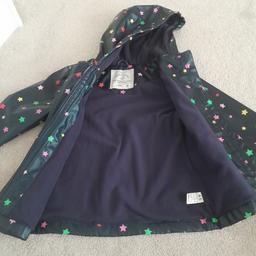 Girls raincoat
Good condition 
Sold as seen
