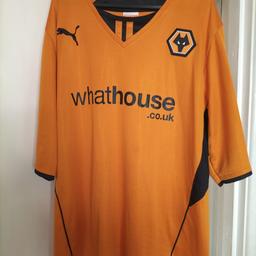 Wolverhampton Wanderers football club top
puma size XL 
mint