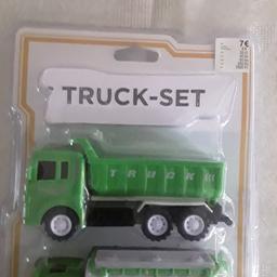 verkaufe hier ein neuwertiges LKW-Set, Truck-Set, Farbe grün  weiß, Set bestehend aus 4 verschiedenen LKW, von privat, Abholung od. zzgl. Versand 