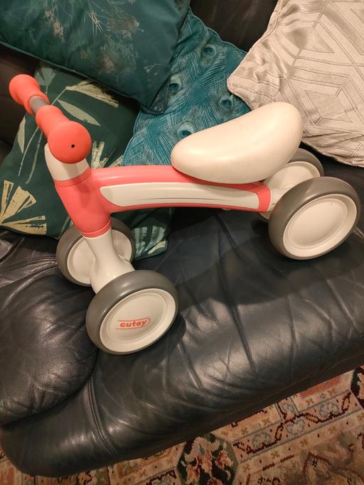 Buy & Sell West Midlands Dudley - Photos for CUTEY BIKE FROM SMYTHS TOYS