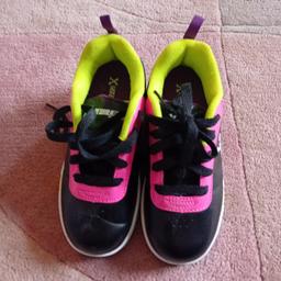 side walk sport heelys 
only warn a few times 
like new condition 
size UK 13  kids 
Collection ls12 5