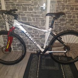 For sale
Carrera valour mountain bike
26inch wheels
18inch frame
14 speed gears
Front disk brake
Rear v-brake
Very good condition
1st to view will buy it
Buyer won't be disappointed at all
1st £60
Can deliver for fuel costs
Pick up thorntree Middlesbrough