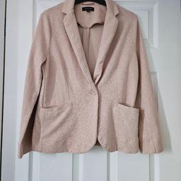 unlined jacket with 2 pockets and front button fastening, size 12.

cash and collection only, thanks.
possible delivery to Conisbrough on Saturday mornings only around 11 am.