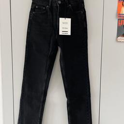 PULL&BEAR Jeans

SLIM MOM / high rise, regular length

Neu mit Etikette

Grösse 34

Abholen Twint Versand plus Porto