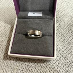 Genuine platinum mens ring with box 
Originally purchased from beaverbrooks for £1800
