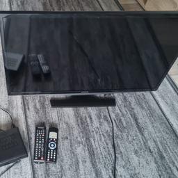 Verkauft wird ein Samsung TV inkl. Receiver.
Der Fernseher läuft flüssig und ohne Probleme, hat aber eine kleine helle Stelle in der linken Ecke - aufgrund dessen ist der Preis reduziert.