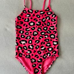 H&M Baby Badeanzug
Leopardenmuster
pink
Gr. 98-104
Sehr guter Zustand

Versand innerhalb Deutschland möglich!

Privatverkauf -> keine Garantie oder Rücknahme!
