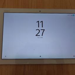 Verkaufe ein Sony Xperia Z4 Tablet in der Farbe Weiß.

Das Tablet ist in einem Einwandfreien Zustand und Funktioniert 1A.

Mit dabei ist ein zweites Bluetooth Keyboard BKB10 Tastatur.

Im Lieferumfang ist die Hülle mit Tastatur und ein USB Kabel
